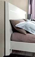 Onda Bed - White - Sizes Available