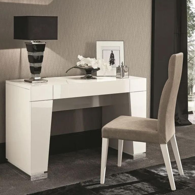 Canova Bedroom Chair - Leather