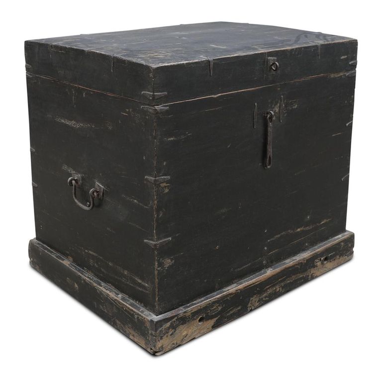 Distressed Storage Trunk - Black - Wooden