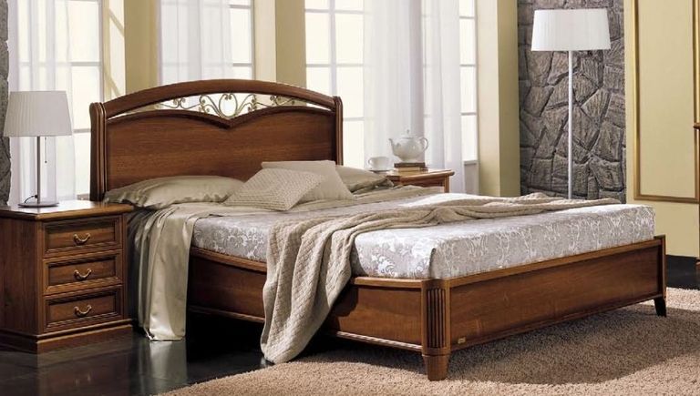 Nostalgia Bed - 6ft Queen Size - Curvo Fregio - Walnut