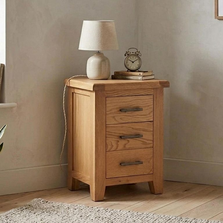 Clearance - Hampshire Oak Bedside Cabinet - 3 Drawer - FSS16992