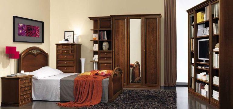 Nostalgia Chest - 7 Drawer - Tall - Walnut