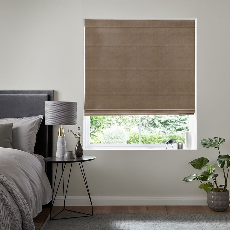 Jesse Roman Blind - Otter
