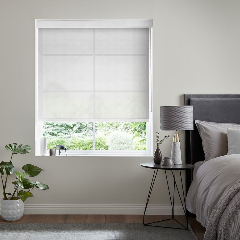 Lear Roller Blind - Snowdrop