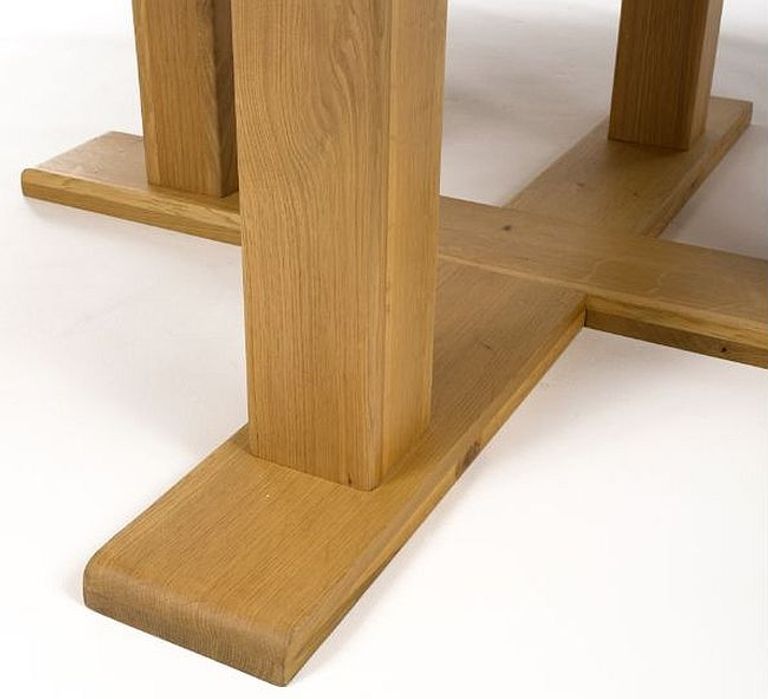 Madrid Dining Table - Oak - 6 Seater - 160cm - Round