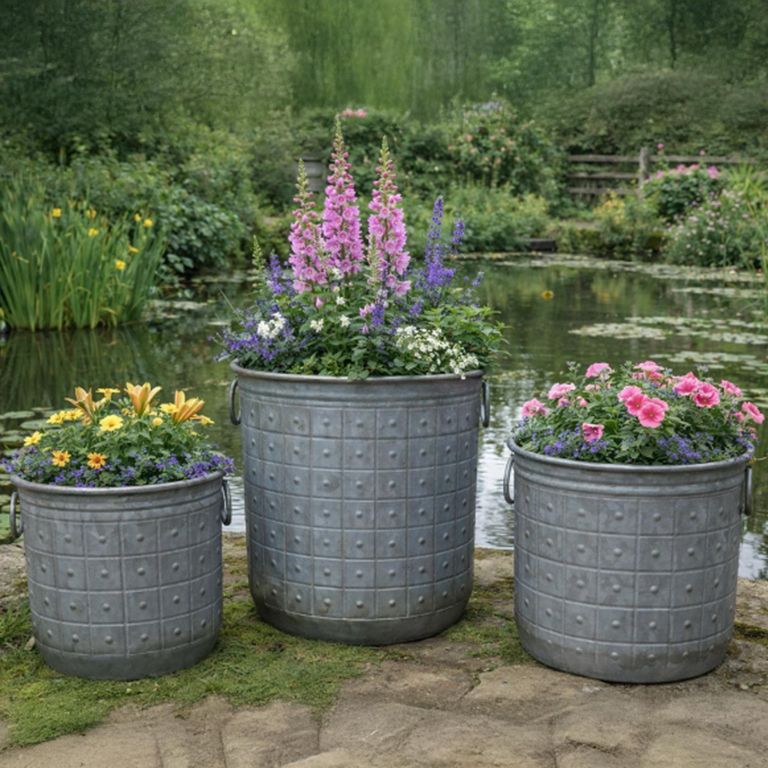 Garden Planter - Set of 3 - Round - Riveted Detail - Metal