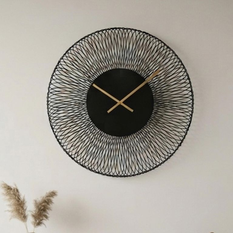 Blunt Wall Clock - Round - Black - Metal