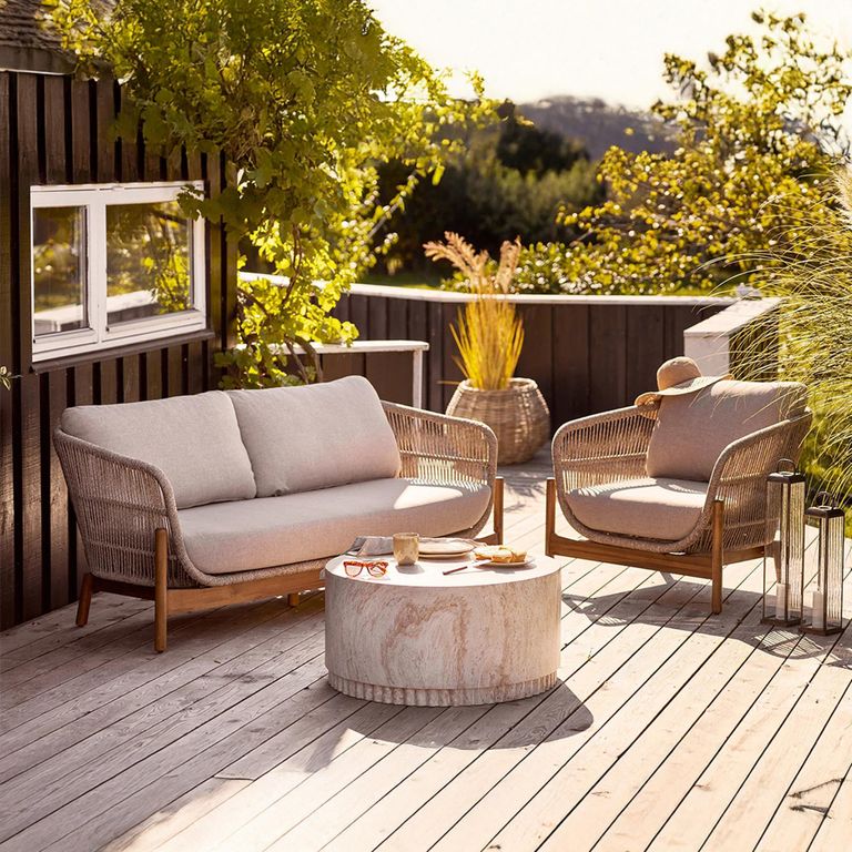Bonn Outdoor Coffee Table - Round - Fluted Base - Cream - Fiberglass