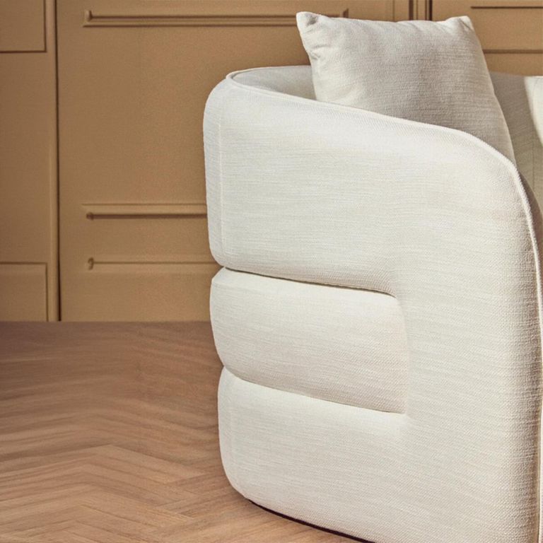Bilani Chair - Curved - Cream Linen Fabric