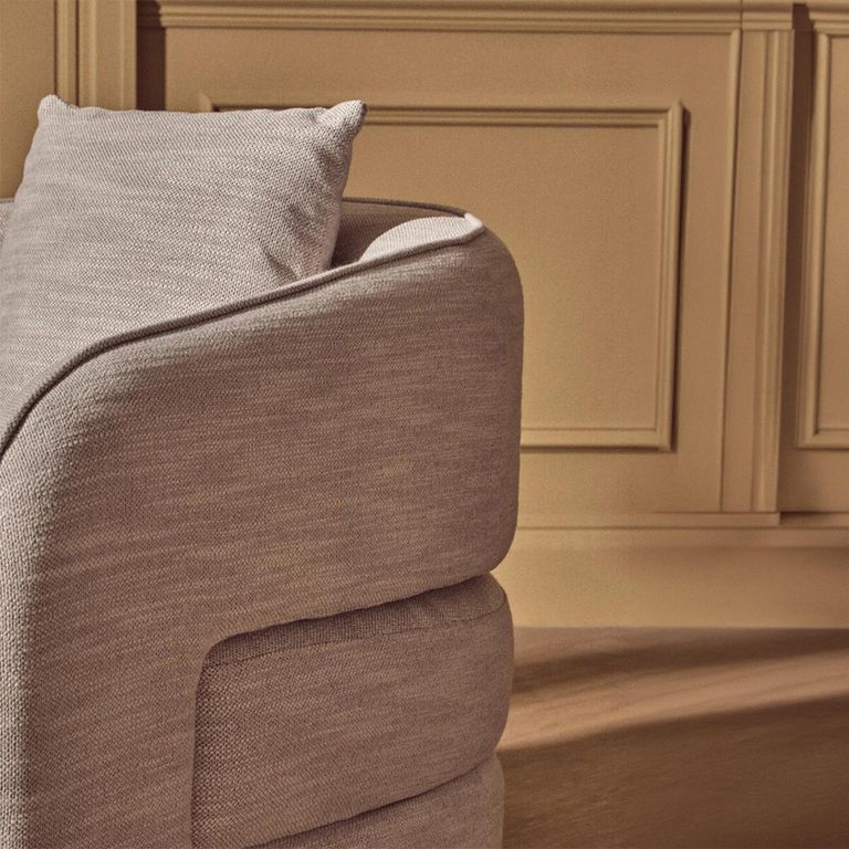 Bilani Chair - Curved - Grey Linen Fabric