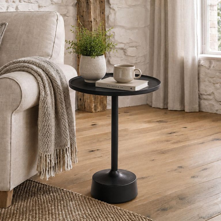 Faye Side Table - Round - Matt Black - Aluminium