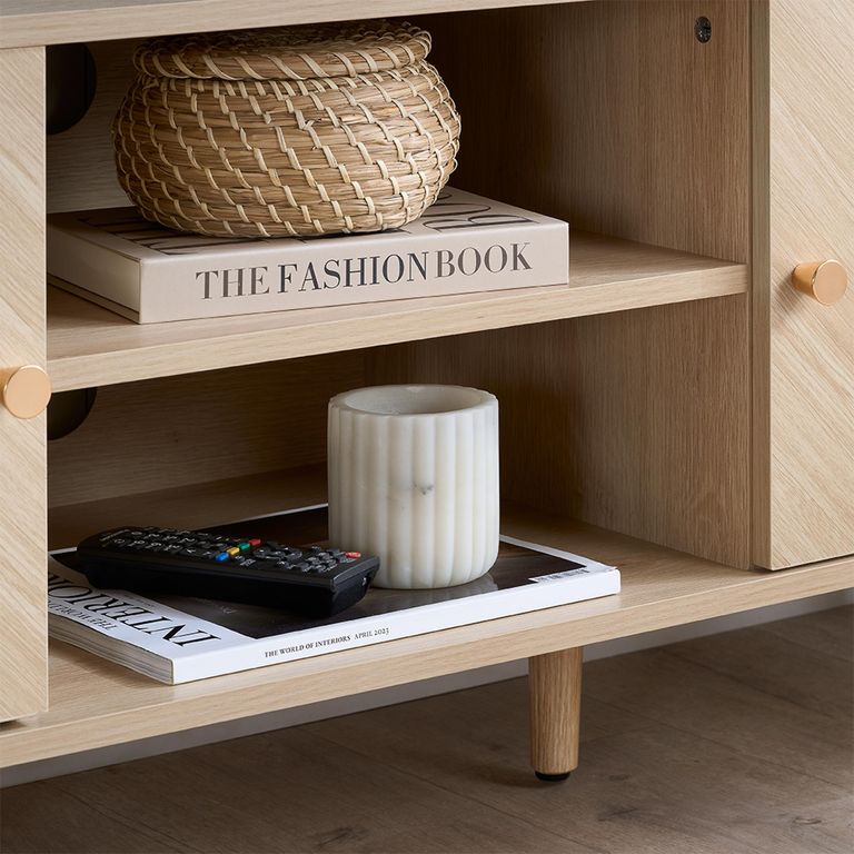 Herringford Oak TV Unit - 2 Door - 140cm - Chevron - Medium