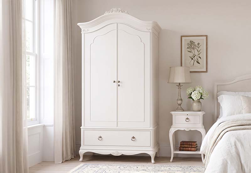Willis & Gambier Ivory Bedroom furniture collection