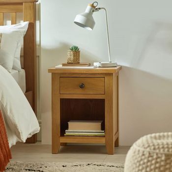 Marlborough Oak 1 Drawer Bedside Cabinet
