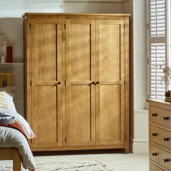 Marlborough Oak 3 Door Triple Wardrobe
