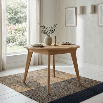 Stockholm Oak 4-6 Seater 105cm-140cm Round Extending Dining Table