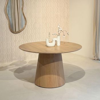 Novero Natural Oak 4 Seater 130cm Round Pedestal Dining Table