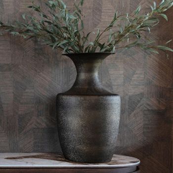 Danique Gold Metal Vase