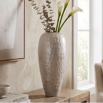 Jildou White Aluminium Vase