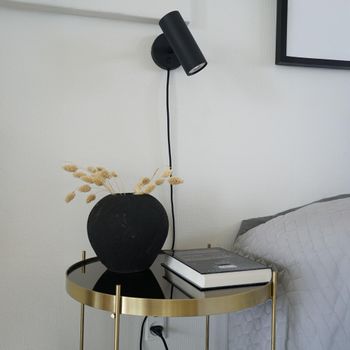 Yacolt Black Metal Wall Lamp