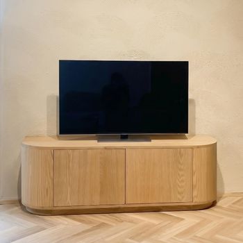 Novero Natural Oak 140cm 2 Door Medium Curved TV Unit