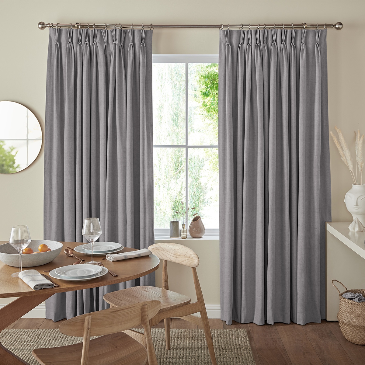 Dier Curtain - Platinum