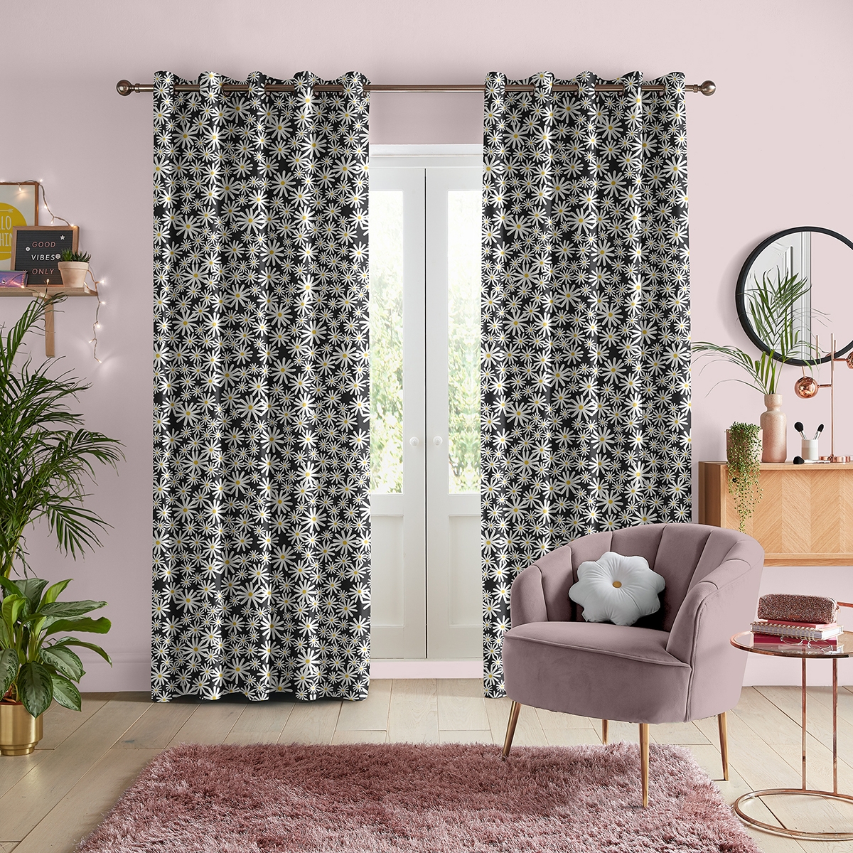 Skinny Dip Curtain - Daisy Black