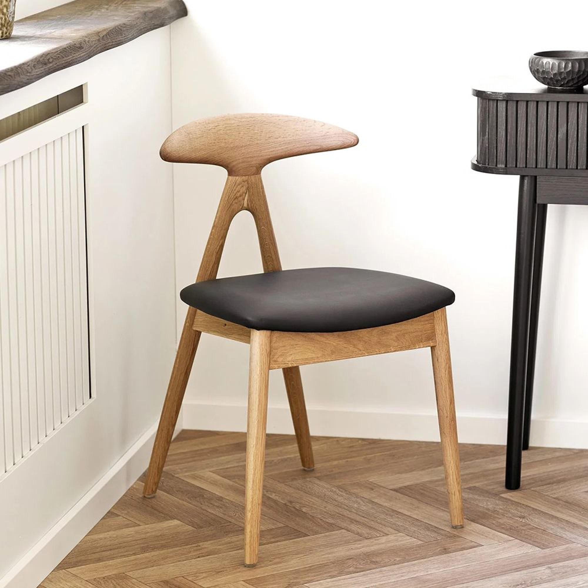 Lanuza Dining Chair - Set of 2 - Curved Back - Natural and Black - Faux Leather and Oak