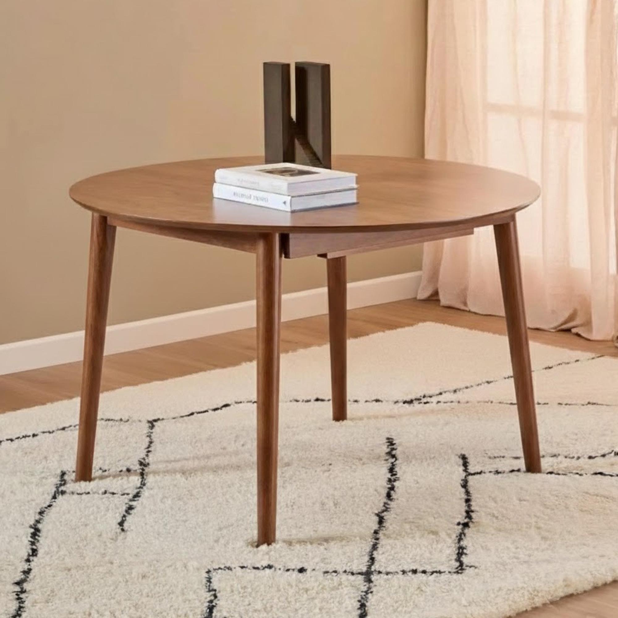 Montreux Round Extending Dining Table - 4-6 Seater - 115cm-154cm - Walnut