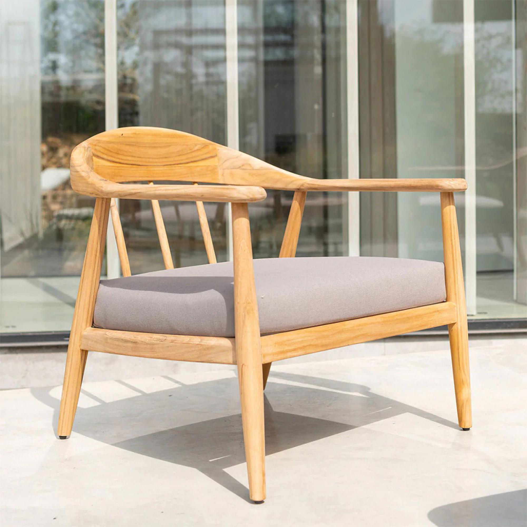 Dana Garden Lounge Chair - Teak Wood