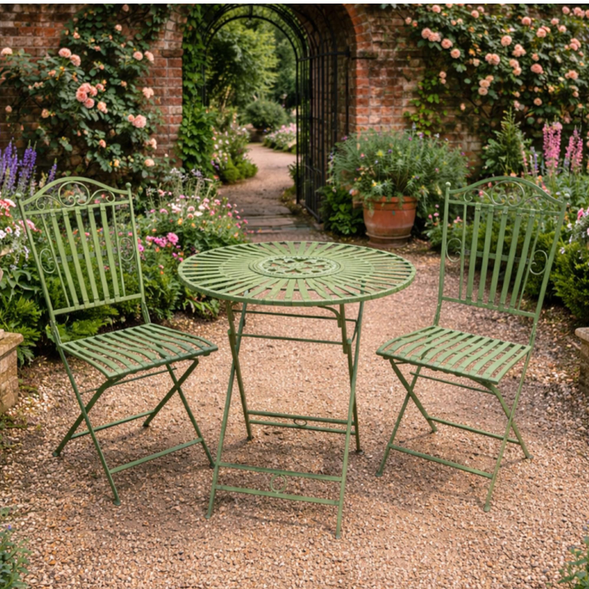 Garden Table - Antique Green - Round - with 2 Chairs