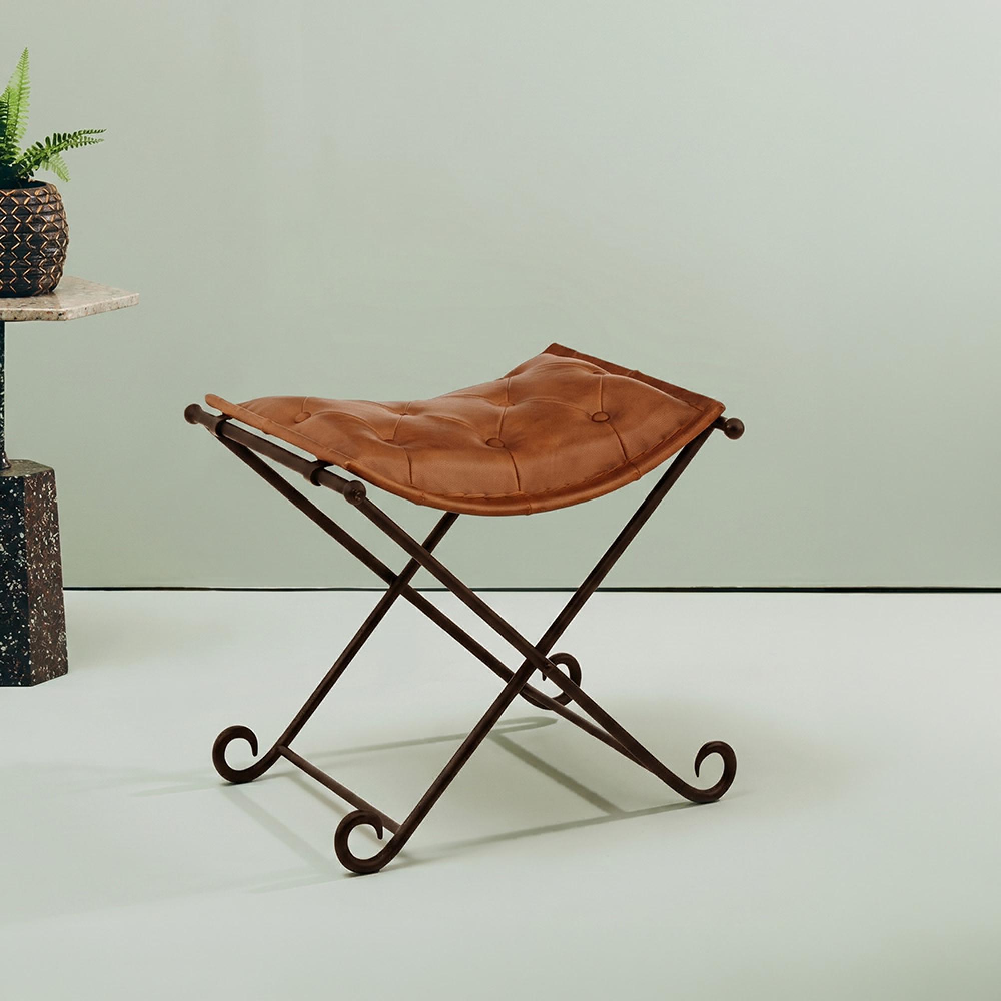 Buffalo Folding Stool - Brown - Leather with Iron