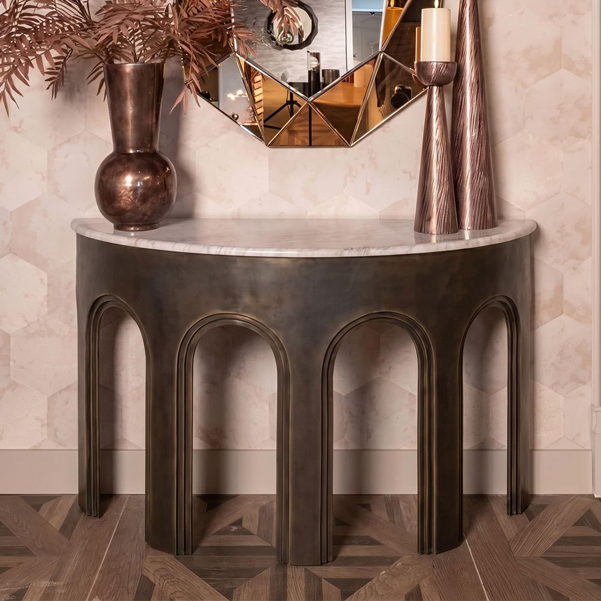 Sanchis Console Table - Half Moon - Antique Brass - Marble and Aluminum