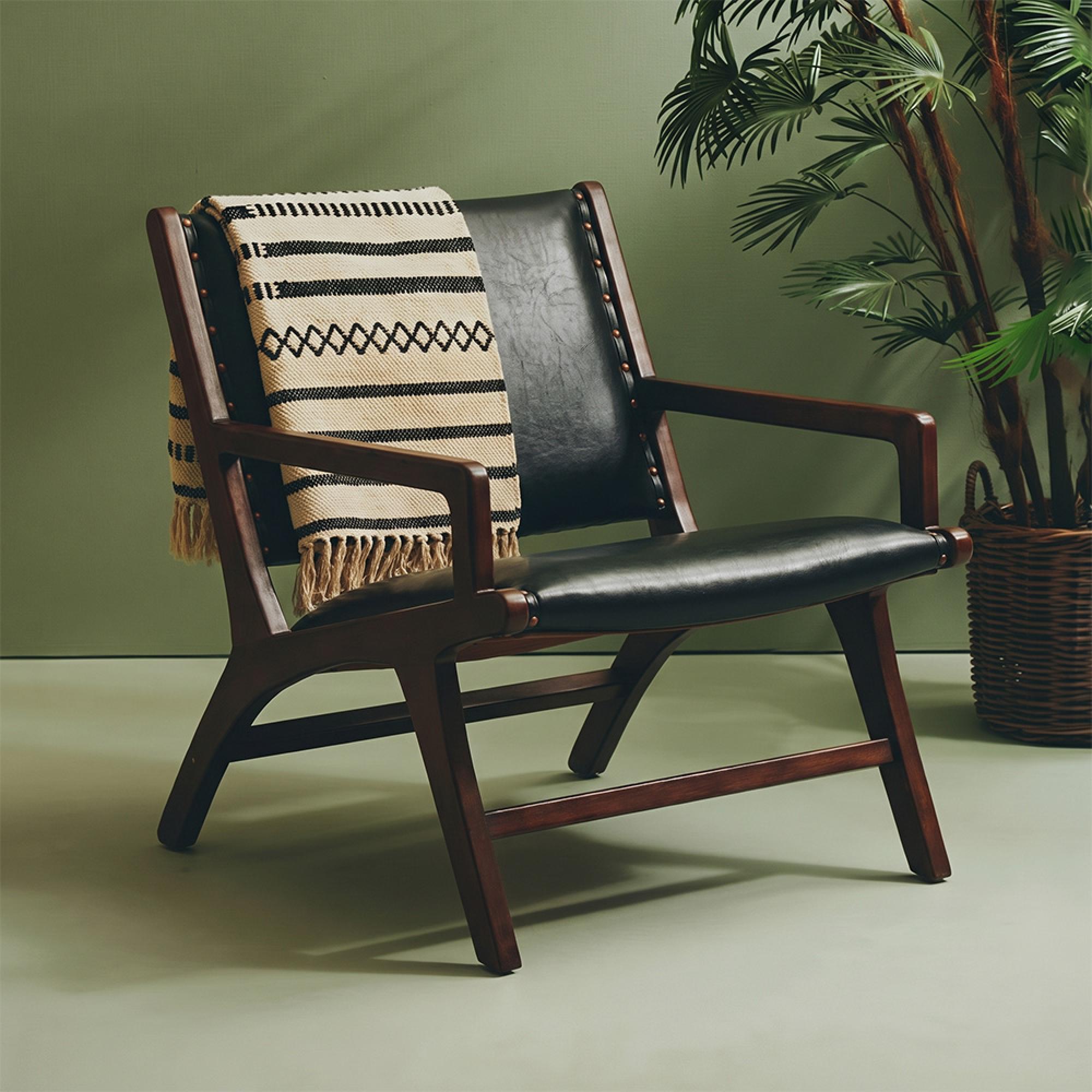 Inca Chair - Black Cow Leather with Teak Wood - Lounge
