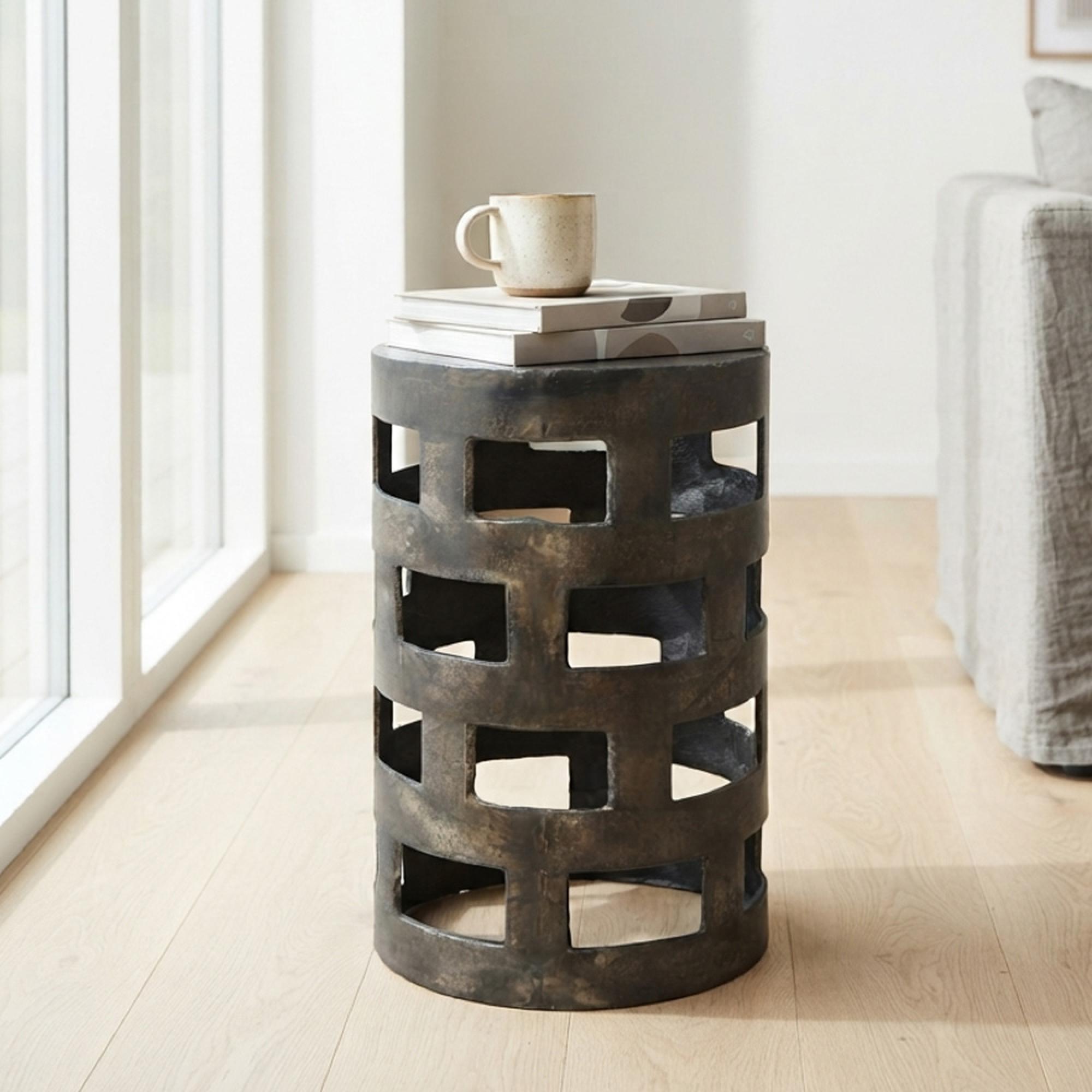 Elias Side Table - Geometric Design - Round - Tall - Black - Aluminium