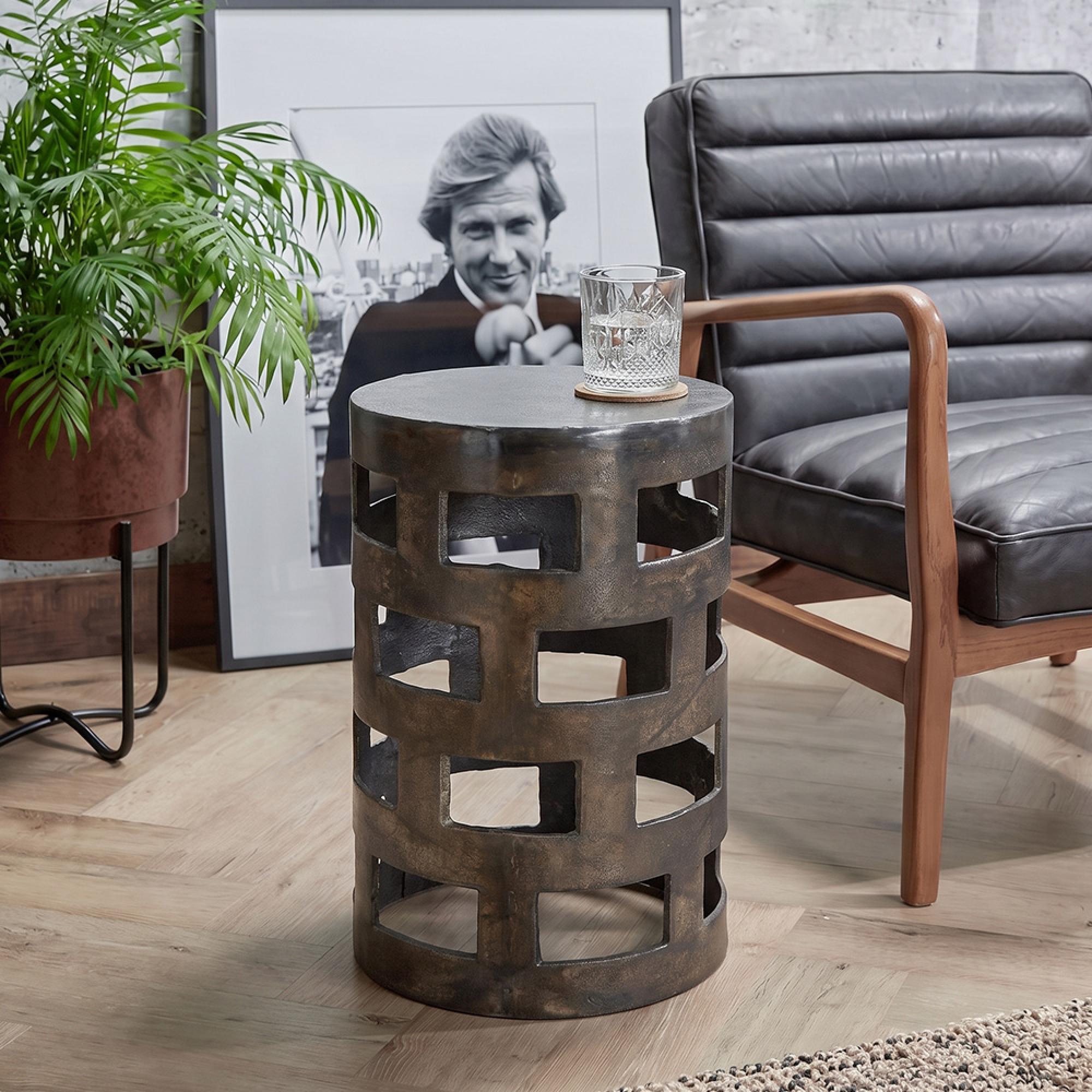 Elias Side Table - Geometric Design - Round - Tall - Black - Aluminium