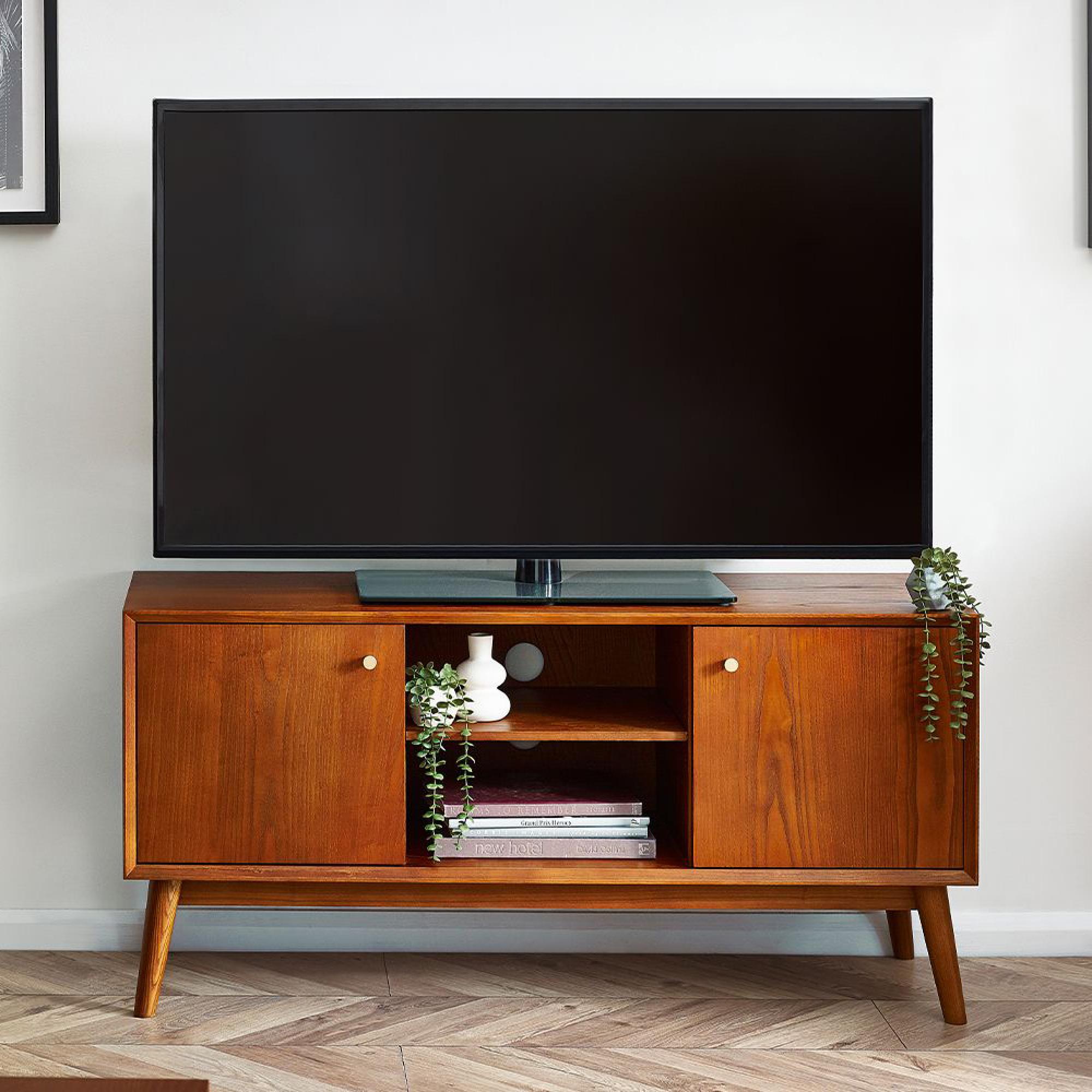 Lowry Media Unit - 120cm - Cherry Wood - Retro Style